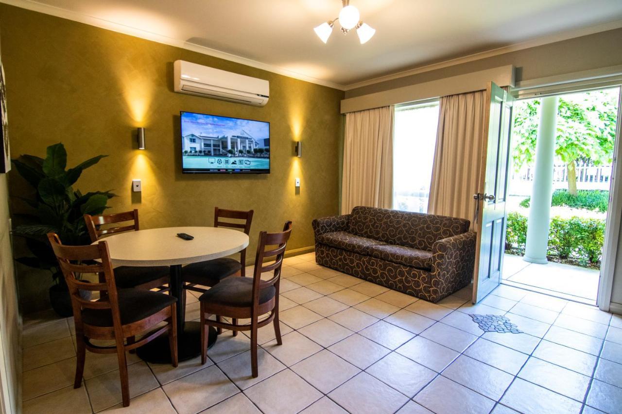 Albury Georgian Motel & Suites Экстерьер фото