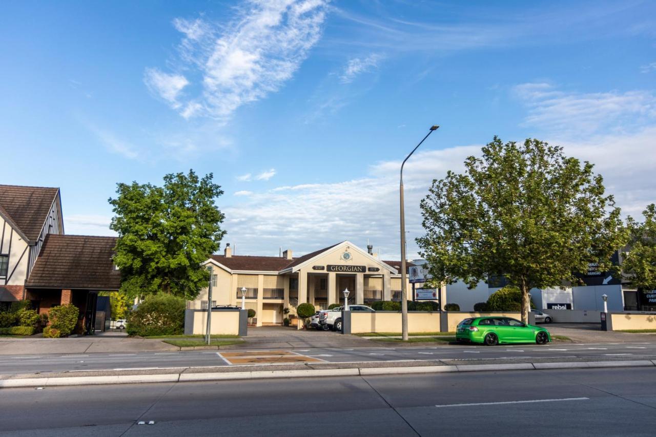 Albury Georgian Motel & Suites Экстерьер фото