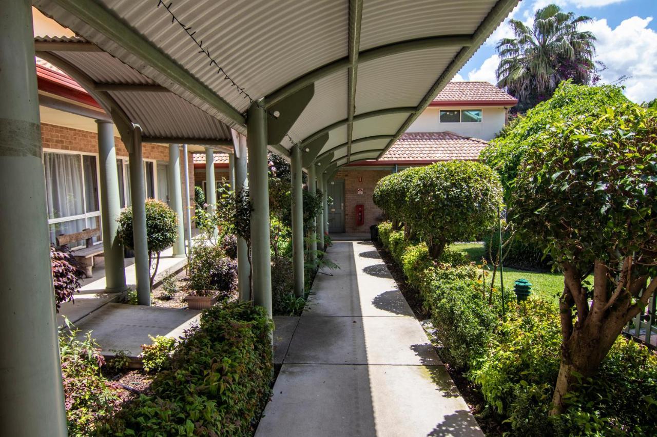 Albury Georgian Motel & Suites Экстерьер фото