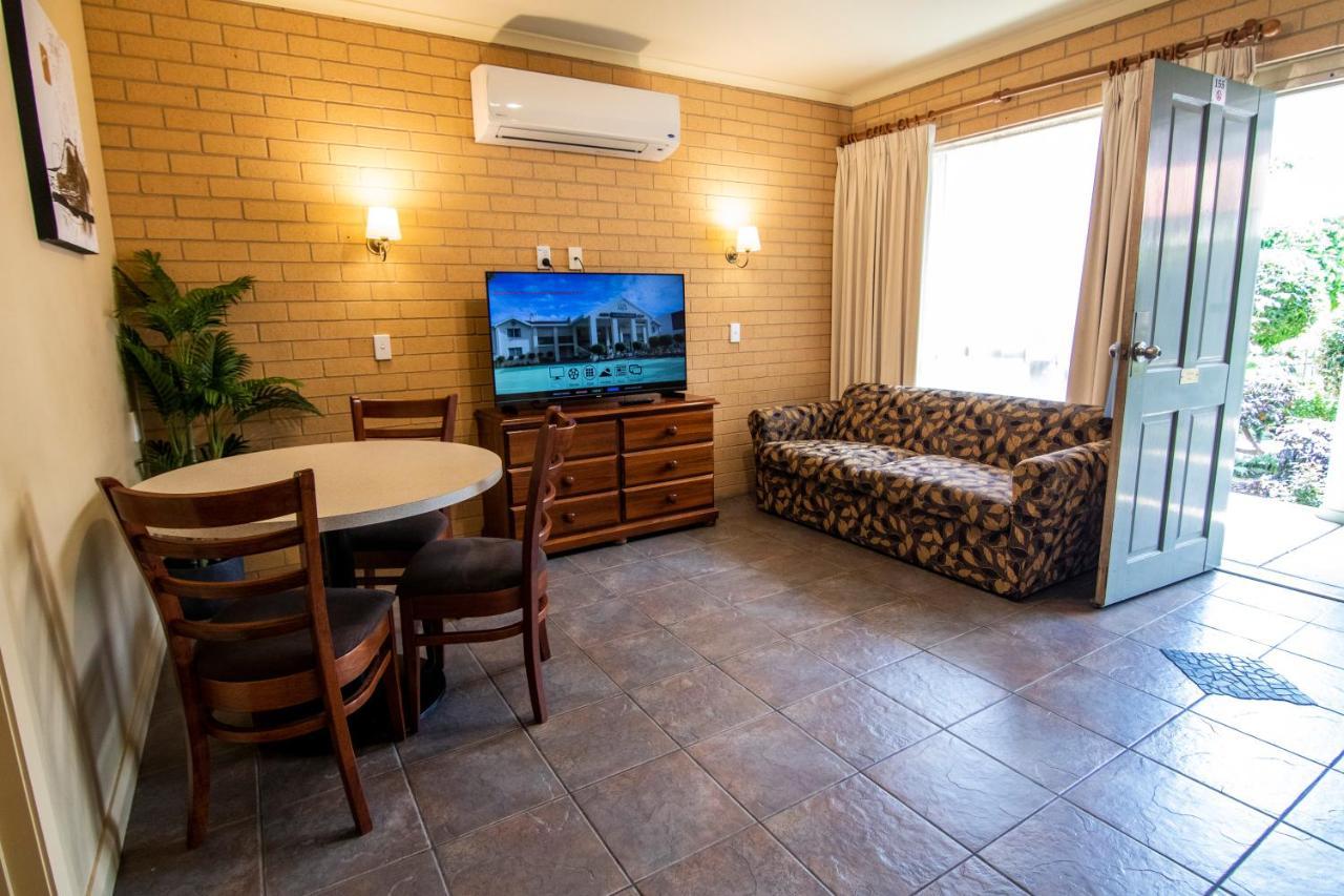 Albury Georgian Motel & Suites Экстерьер фото