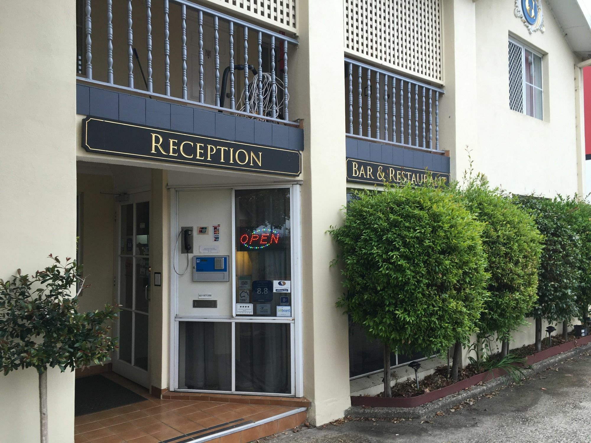 Albury Georgian Motel & Suites Экстерьер фото